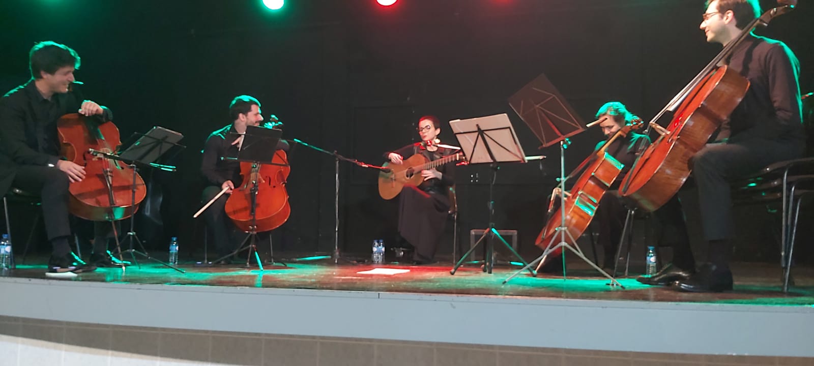 Vimioso — voz e quinteto de cordas em palco